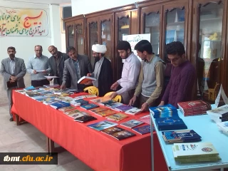 برگزاری نمایشگاه کتاب به مناسبت هفته کتاب و کتاب خوانی