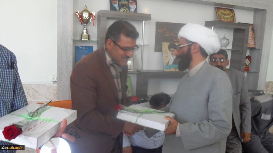 ولادت و روز کارمند 1