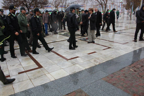 غبار روبی ازمزار شهدا