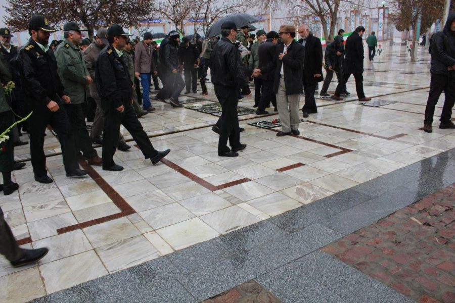 غبار روبی ازمزار شهدا