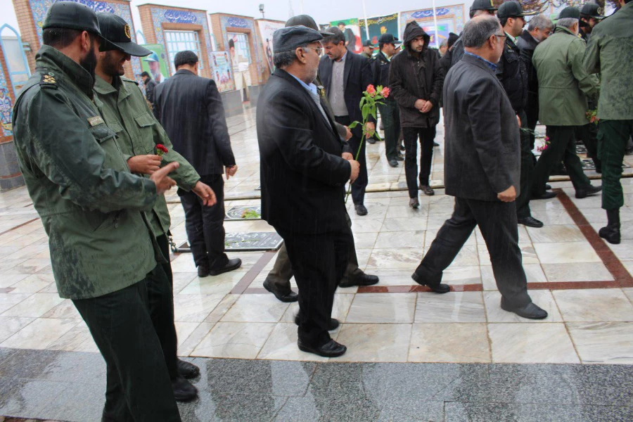 غبار روبی ازمزار شهدا