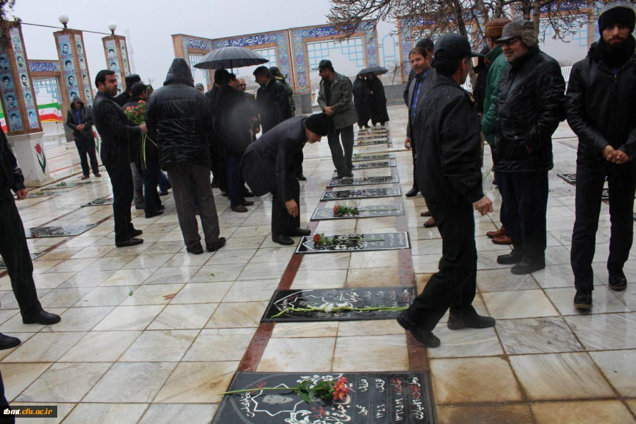 غبار روبی ازمزار شهدا