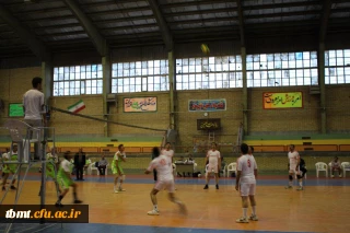 به مناسبت هفته معلم :

حضور تیم واحد شهید رجایی تربت حیدریه در مسابقات والیبال فرهنگیان شهرستان تربت حیدریه