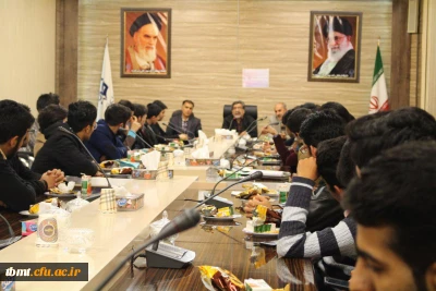 برگزاری شب شعر به مناسبت هفته وحدت وروز دانشجو با حضور دانشجویان وشاعران در دانشگاه فرهنگیان واحد شهید رجایی تربت حیدریه مورخه شنبه 96/9/11