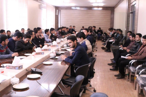 جلسه با مسئول  گزینش