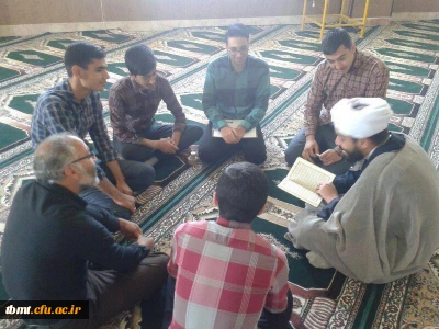 برگزاری نشست های صمیمی  دانشجویان با امام جماعت دانشگاه وطرح سوالات وشبهات دینی بعد از نماز جماعت در واحد شهید رجایی تربت حیدریه