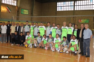 حضور تیم والیبال کارکنان و اساتید واحد شهید رجایی تربت حیدریه در مسابقات والیبال شهرستان به مناسبت هفته معلم 15_2_97