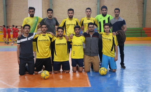 مسابقه دوستانه