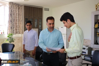 مراسم تقدیر از فعالیت های حوزه روابط عمومی دانشگاه فرهنگیان واحد شهید رجایی تربت حیدریه به مناسبت 27 اردیبهشت ماه ،روز ارتباطات و روابط عمومی(98.02.29)