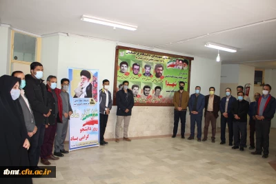 به مناسبت 16 آذر روز دانشجو صورت گرفت:
ادای احترام کارکنان و نمایندگان کانون های فرهنگی و تشکل های دانشجویی واحد شهید رجایی تربت حیدریه به یادمان شهدای دانشجوی مرکز1400/9/16