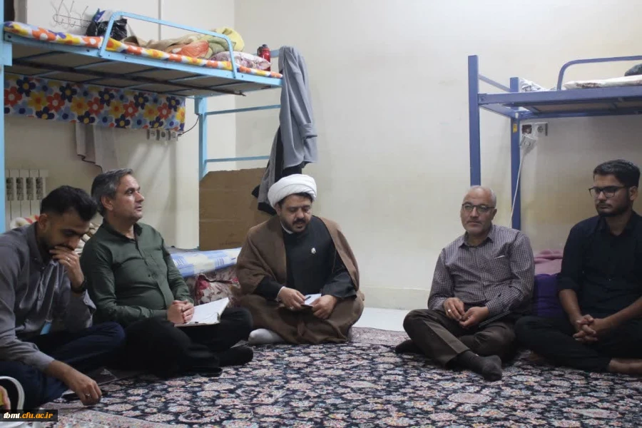 دیدار و گفت وگو صمیمی دکتر روحانی در سرای دانشجویی 2