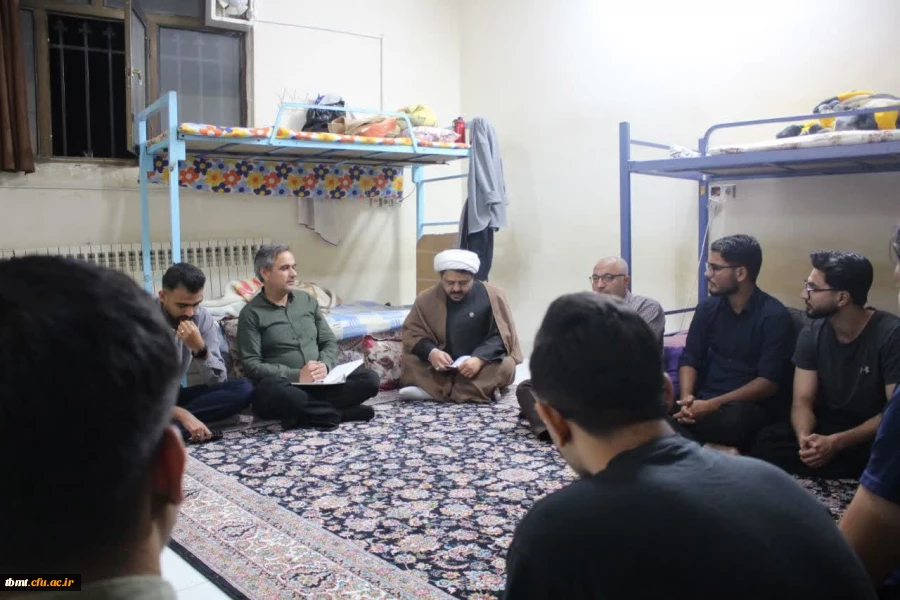 دیدار و گفت وگو صمیمی دکتر روحانی در سرای دانشجویی 3