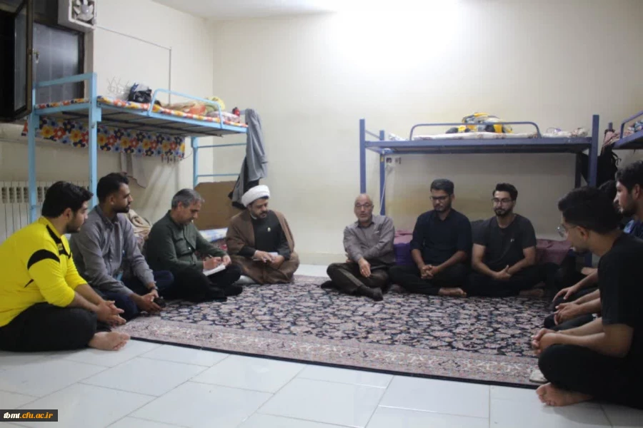 دیدار و گفت وگو صمیمی دکتر روحانی در سرای دانشجویی 5