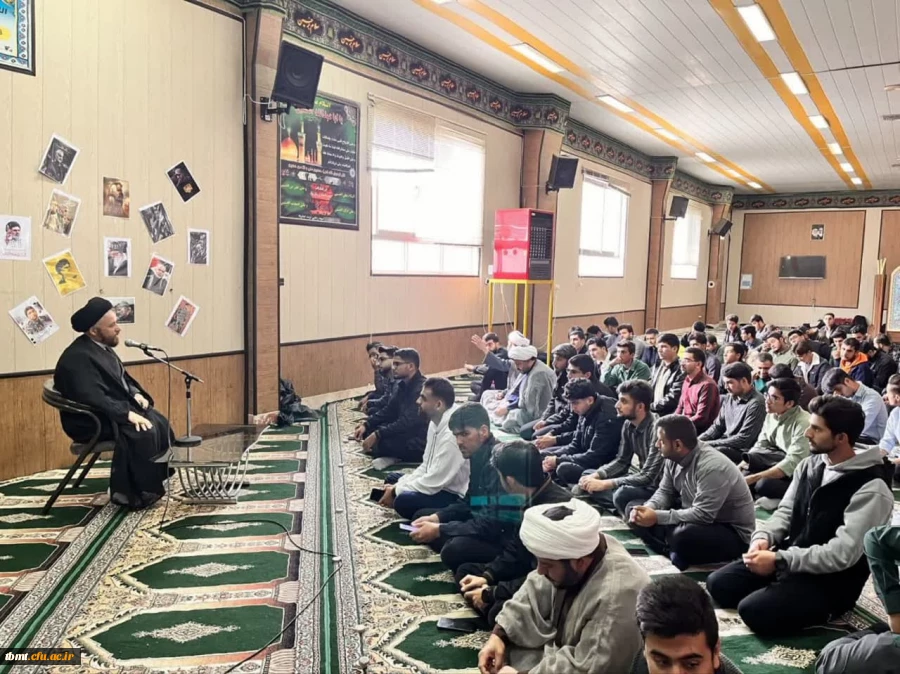 گزارش تصویری برگزاری نماز جماعت ظهر و عصر به امامت حجت الاسلام معلمی امام جمعه محترم شهرستان و همچنین سخنرانی برای دانشجویان جدیدالورود در نمازخانه دانشگاه 2