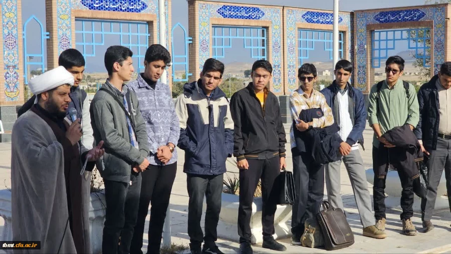 حضور دانشجومعلمان جدیدالورود ۱۴۰۳ با همراهی ریاست و معاونت دانشگاه و جناب سرهنگ قدیرپور مسئول بسیج دانش آموزی در مزار شهدای شهرستان
 2