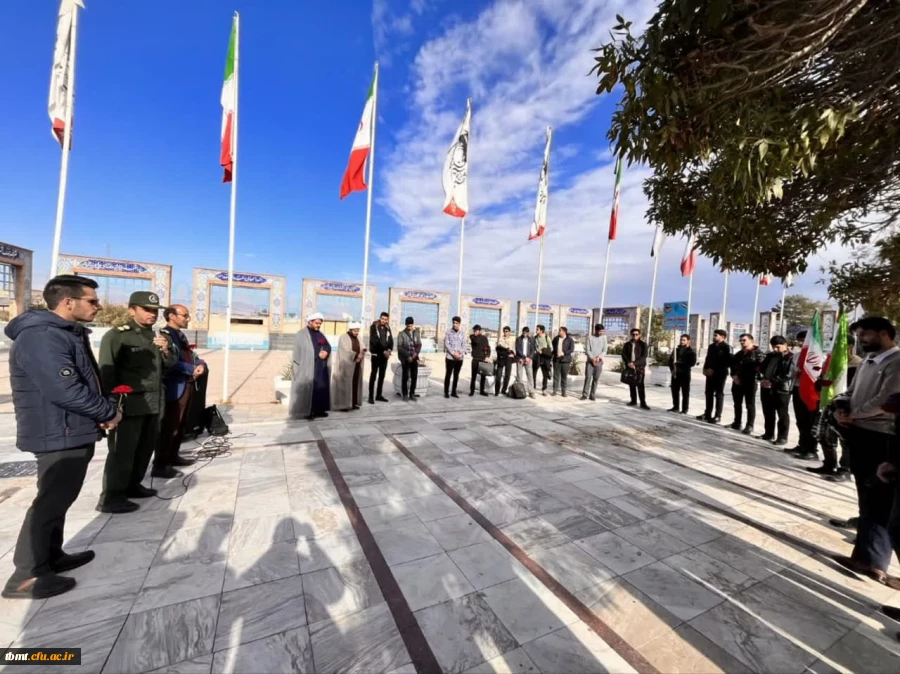 حضور دانشجومعلمان جدیدالورود ۱۴۰۳ با همراهی ریاست و معاونت دانشگاه و جناب سرهنگ قدیرپور مسئول بسیج دانش آموزی در مزار شهدای شهرستان
 3