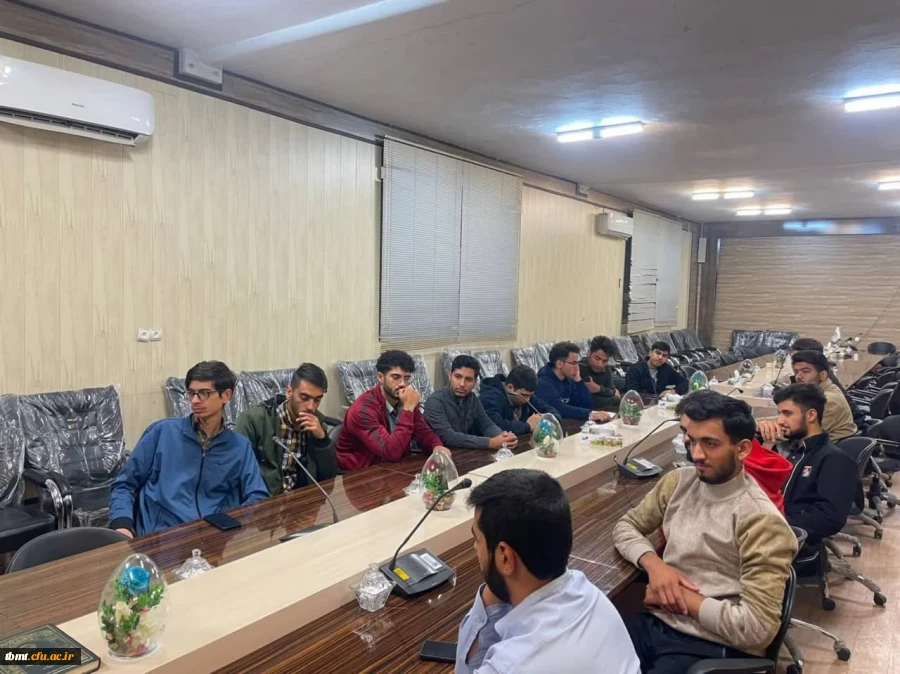 برگزاری اولین جلسه کارگاه شب های کتاب با حضور دانشجویان و دکتر روحانی ریاست محترم دانشگاه 4