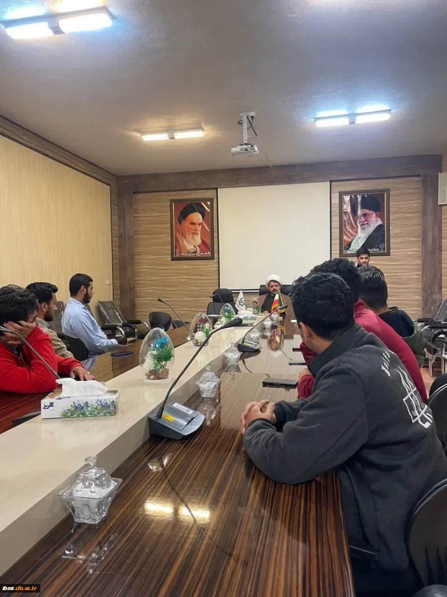 برگزاری اولین جلسه کارگاه شب های کتاب با حضور دانشجویان و دکتر روحانی ریاست محترم دانشگاه 5