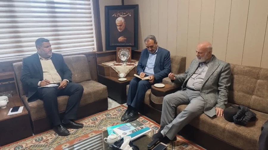 نشست رئیس مجمع اندیشمندان آزادی خواه با فرماندار ویژه شهرستان تربت حیدریه  5